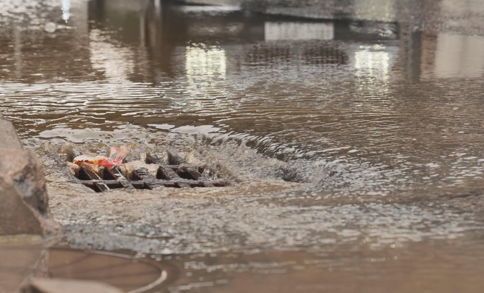 Πλημμύρες και φύλο: Πώς κινδυνεύουν διαφορετικά οι γυναίκες από τους άνδρες