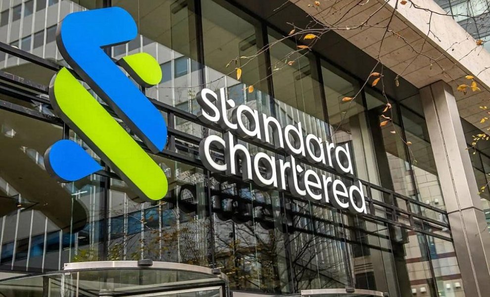 Standard Chartered: Έσοδα 1,07 δισ. δολαρίων από sustainable finance το 2025