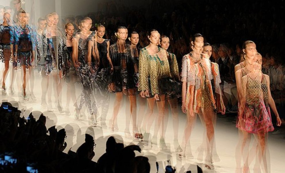 Η μόδα έχει πρόβλημα με το πετρέλαιο — και ήρθε η ώρα να το λύσει