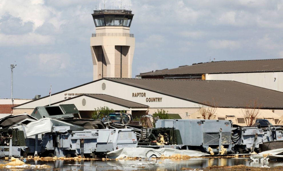 Πεντάγωνο: Απορρίπτει την «κλιματική ατζέντα», αλλά επενδύει δισεκατομμύρια στην ανθεκτικότητα των βάσεων