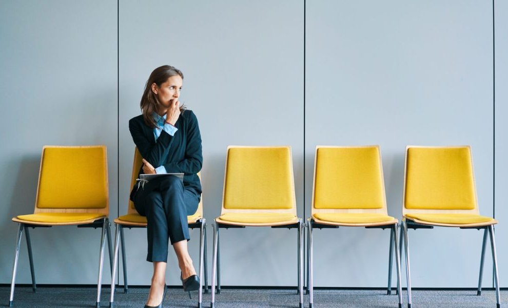 ΙΟΒΕ: Υψηλότερα τα ποσοστά ανεργίας και ανεπίσημης εργασίας στις γυναίκες 