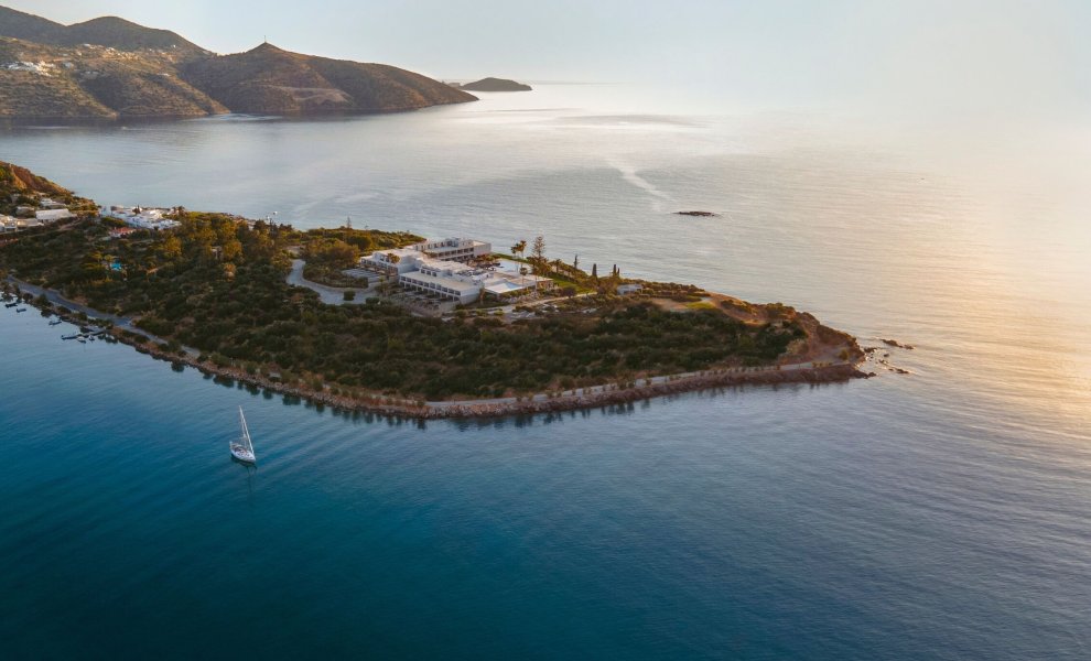 Η Bluegr Hotels & Resorts επιβεβαιώνει την αναπτυξιακή της δυναμική με επενδυτικό πλάνο €75+ εκατ., νέες στρατηγικές υποδομές και εμπειρίες φιλοξενίας για το 2026