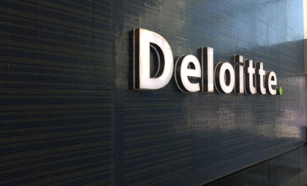 Deloitte: Νέο εργαλείο AI μεταφράζει τις επενδύσεις ESG στη «γλώσσα» των CFOs και CEOs