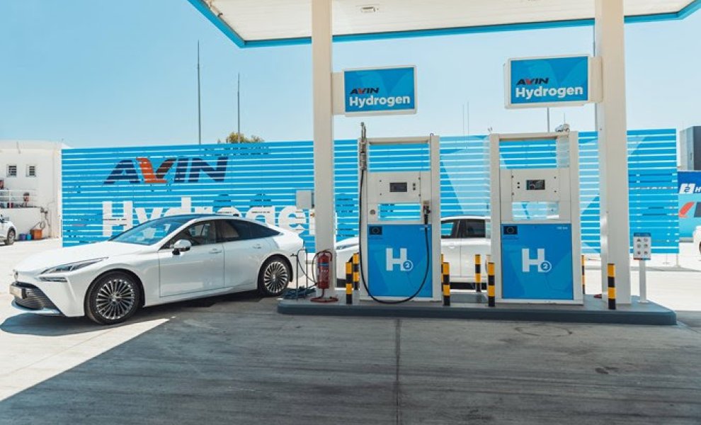 Στους ελληνικούς δρόμους με πρωτοβουλίες του Ομίλου Motor Oil τα πρώτα δυο αυτοκίνητα υδρογόνου που ταξινομούνται στη χώρα
