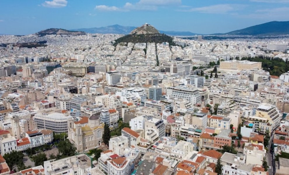ΕΛΙΤΗΕ: Το γερασμένο κτιριακό απόθεμα αυξάνει τον κίνδυνο ηλεκτροπληξιών και πυρκαγιών