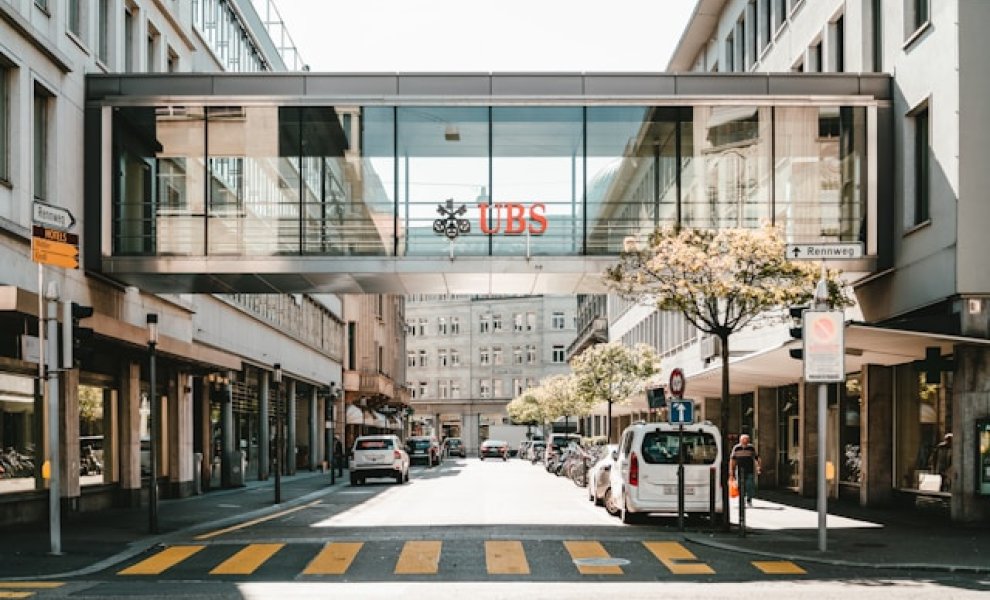 UBS: Επανεξετάζει τη διαχείριση sustainable fund 1 δισ. δολαρίων